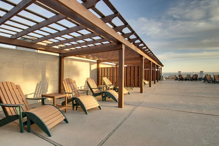 Sundeck 50 of 55