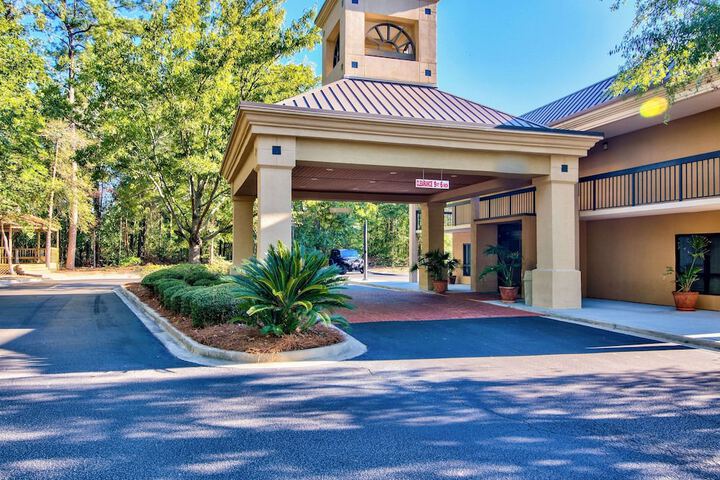Hotel 2 of 49