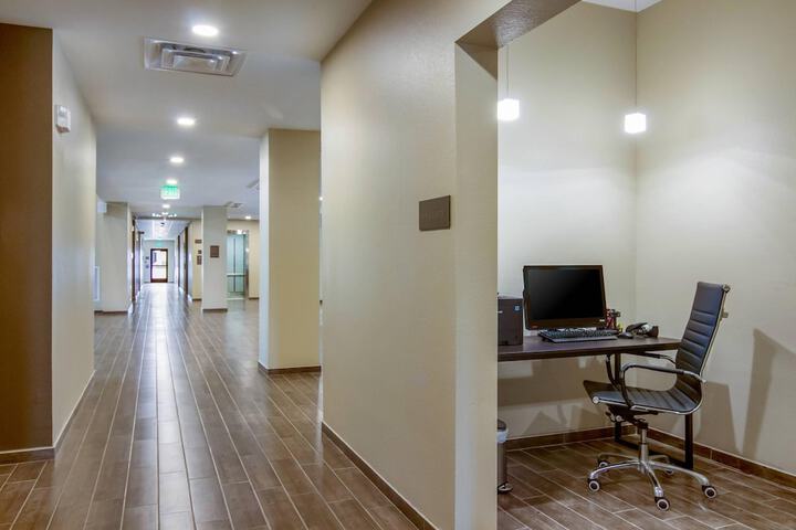 Comfort Suites Wooster near University Campus