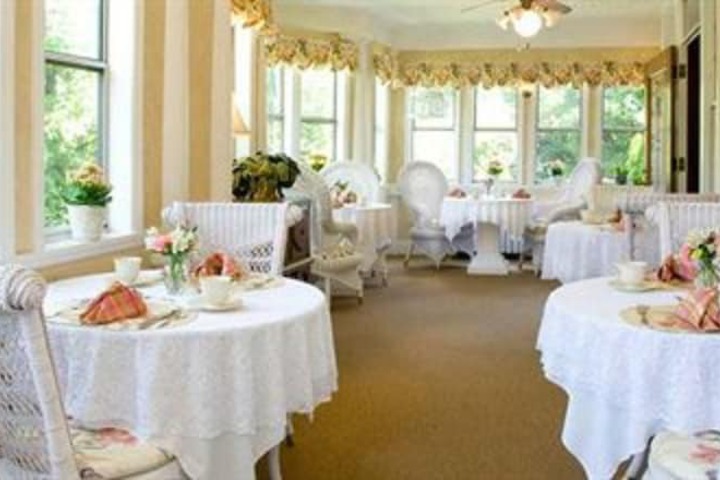 Breakfast/Coffee Service 104 of 146