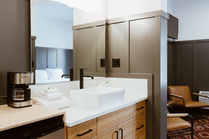 Room 46 of 71