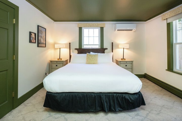 Room 46 of 155
