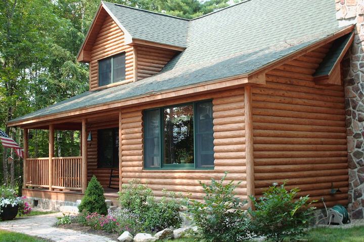 Upscale Fryeburg Cabin: Hot Tub + Billiards Table!