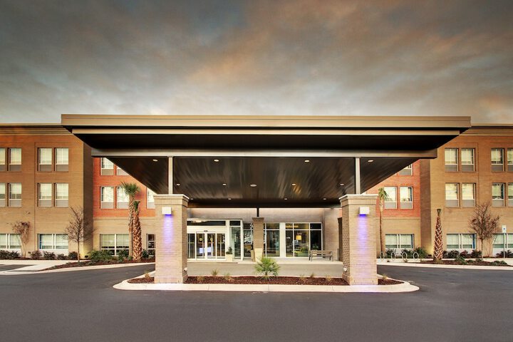 Holiday Inn Express & Suites Summerville by IHG