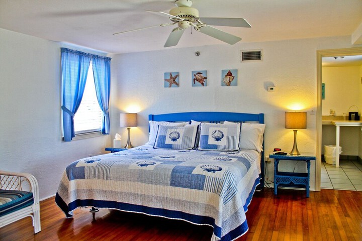 Room 16 of 39
