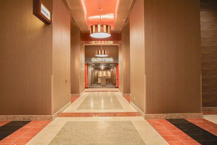 Ballroom/Hall 34 of 42