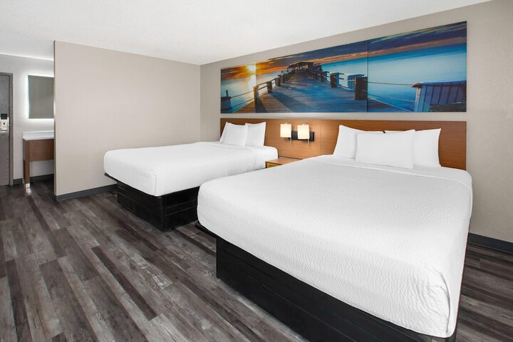 Days Inn by Wyndham Pierre