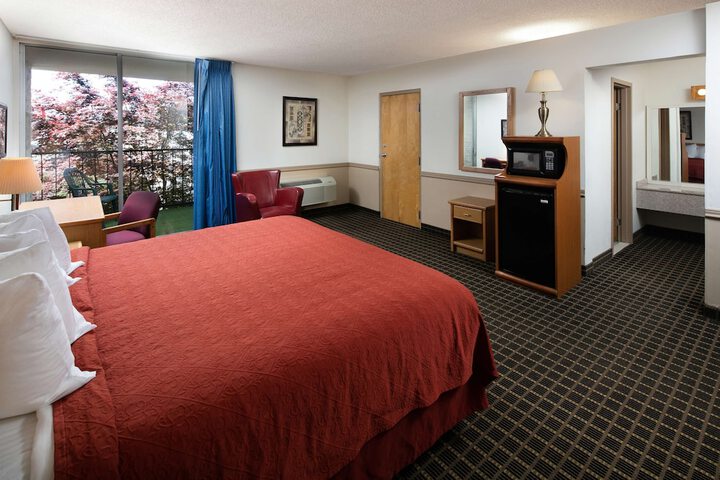 Room 10 of 24