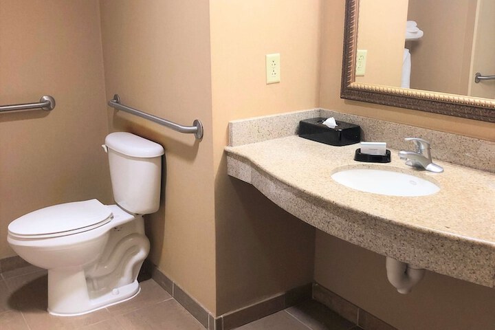 Hampton Inn & Suites Norfolk-Airport