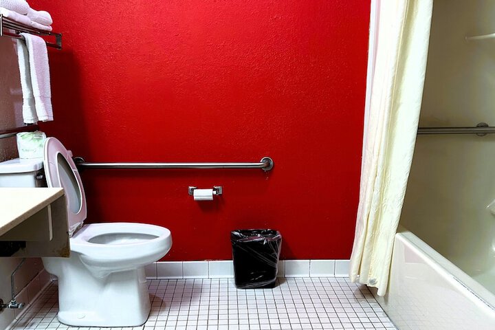 Room 11 of 19