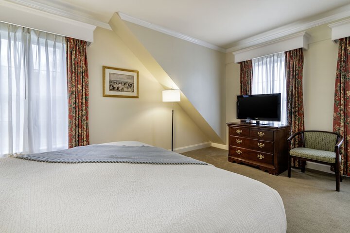 Room 12 of 72