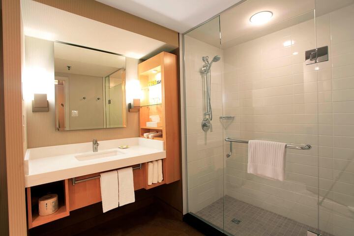 Delta Hotels by Marriott London Armouries