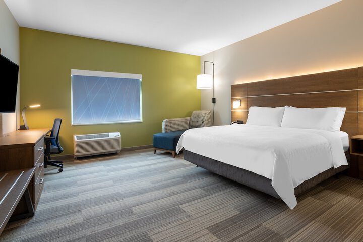 Room 43 of 79