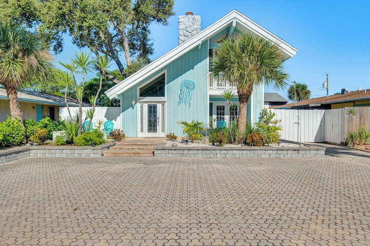 Cape Canaveral Cottage w / Pool - Walk to Beach!