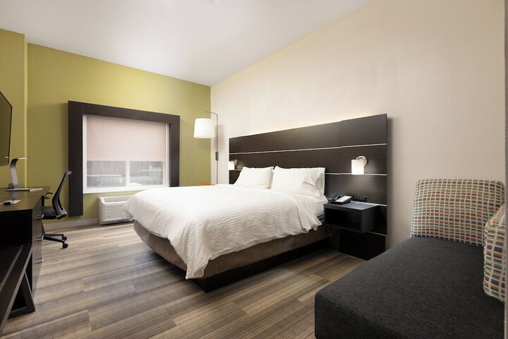 Room 34 of 90