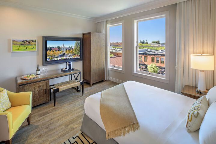 Hotel E