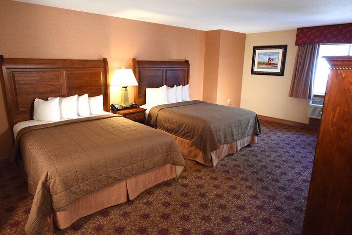 Hamilton Inn Select Beachfront Mackinaw City