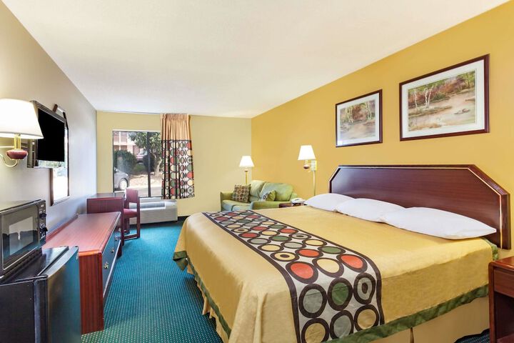 Super 8 by Wyndham Morristown / South