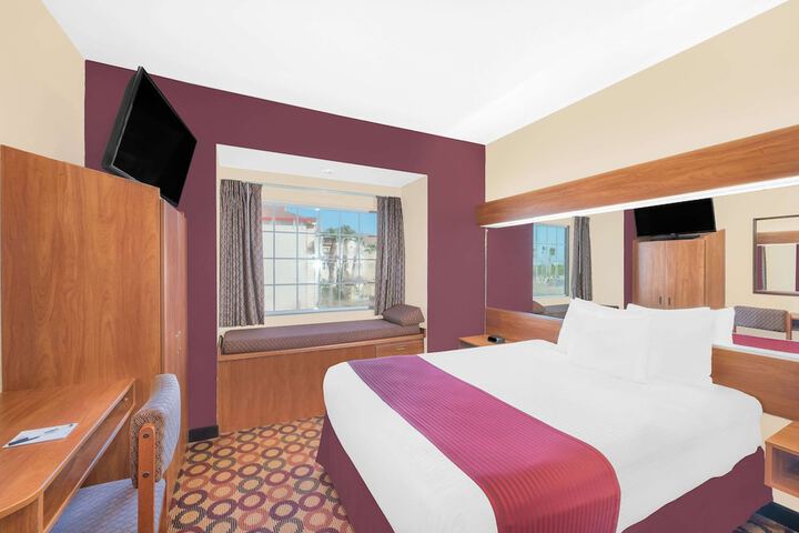 Room 15 of 25