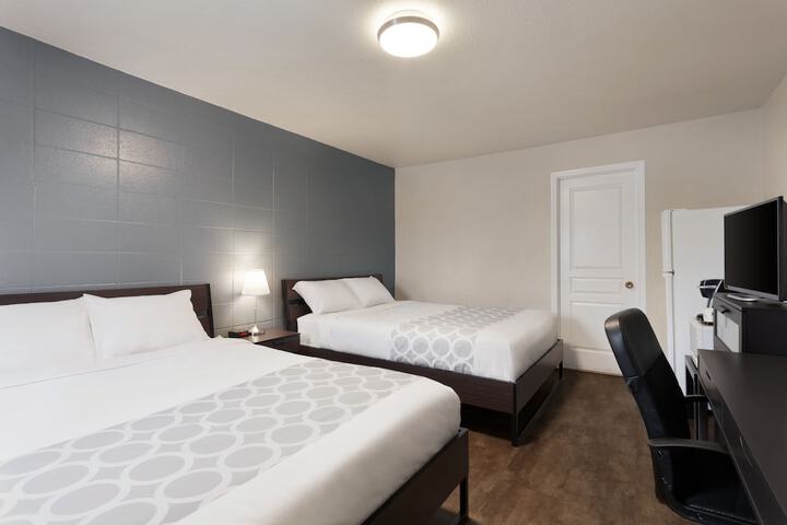 Room 10 of 29