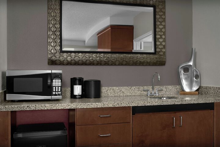 Courtyard by Marriott Greensboro Airport