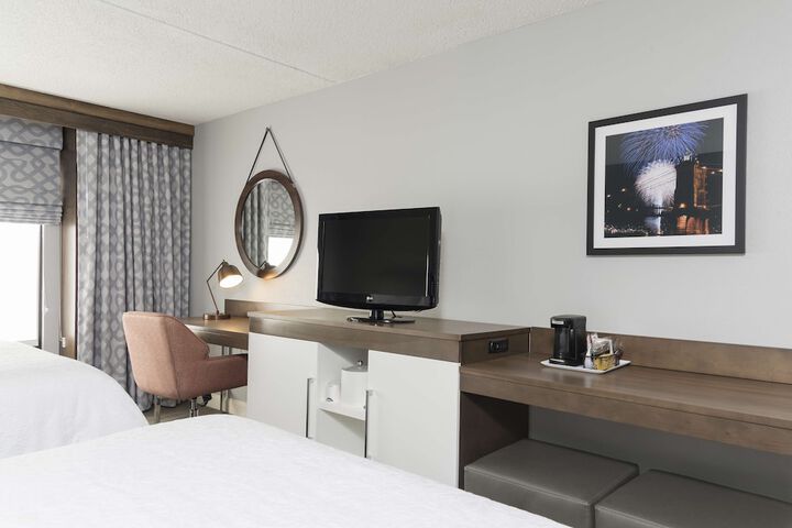 Room 13 of 40