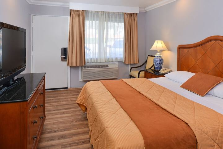 Room 3 of 15