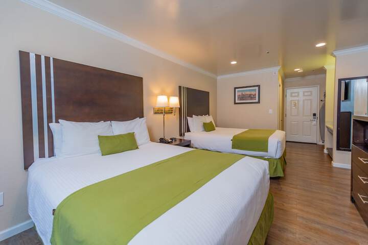 Room 21 of 38
