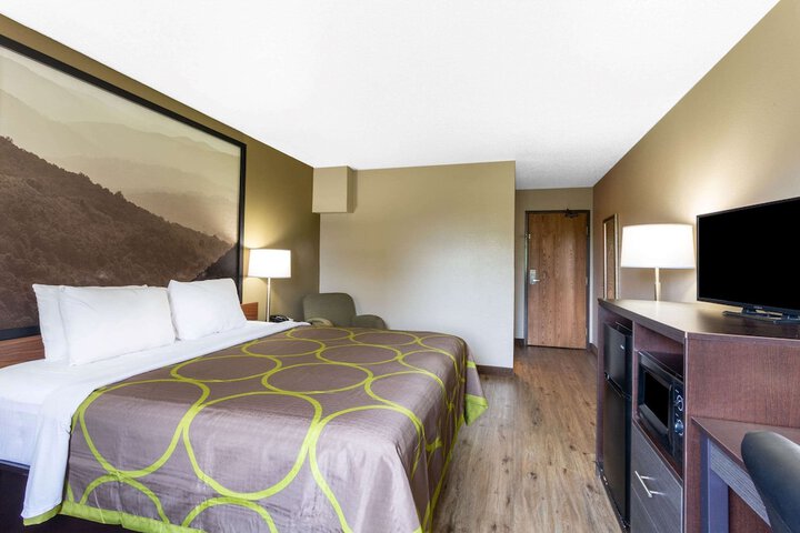 Room 12 of 47