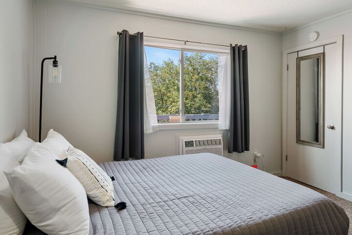 Room 119 of 154