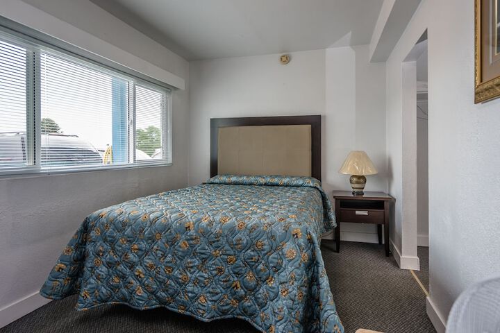 Room 18 of 42