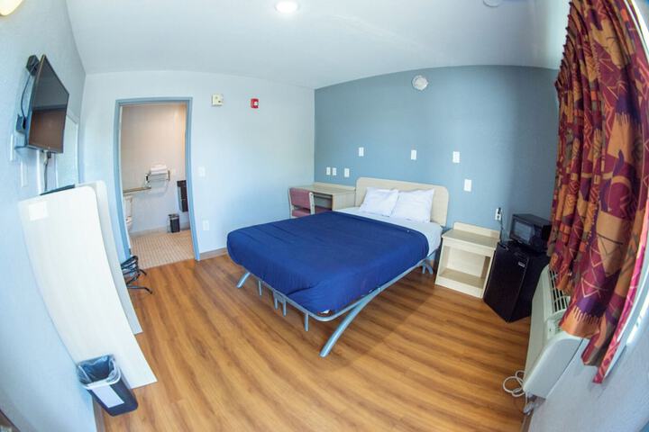 Room 16 of 23