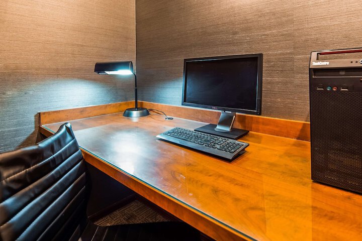 Business Center 13 of 13