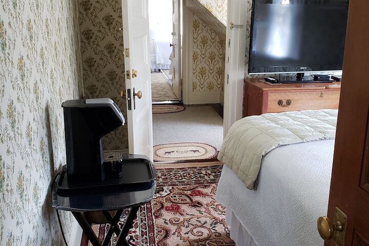 Moseley Cottage Inn & Town Motel