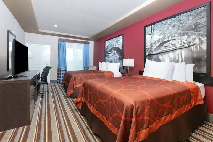 Room 10 of 27