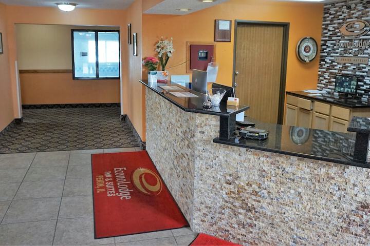 Econo Lodge Inn & Suites Pekin - Peoria Area