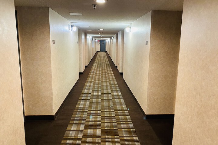 Ballroom/Hall 34 of 40