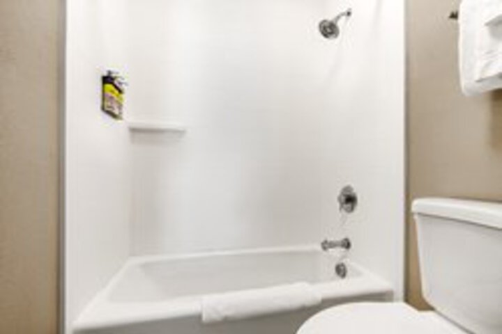 Room 107 of 245