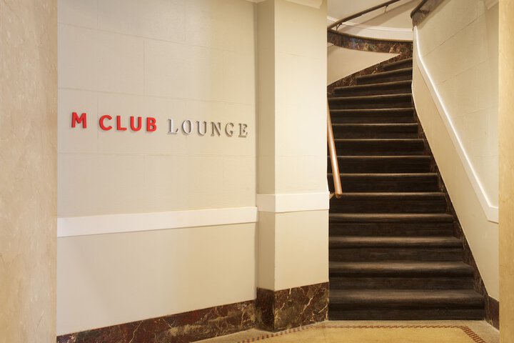 Lounge 90 of 102