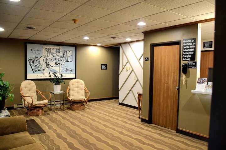 Super 8 by Wyndham Antigo