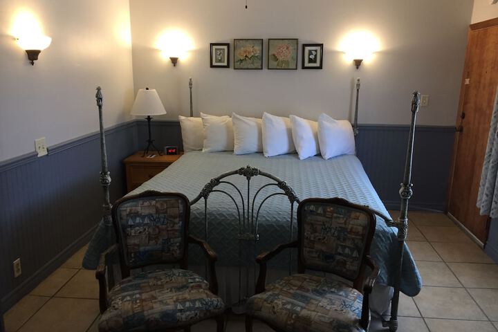 Room 127 of 162