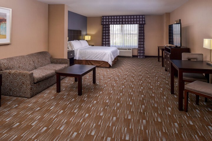 Room 14 of 33