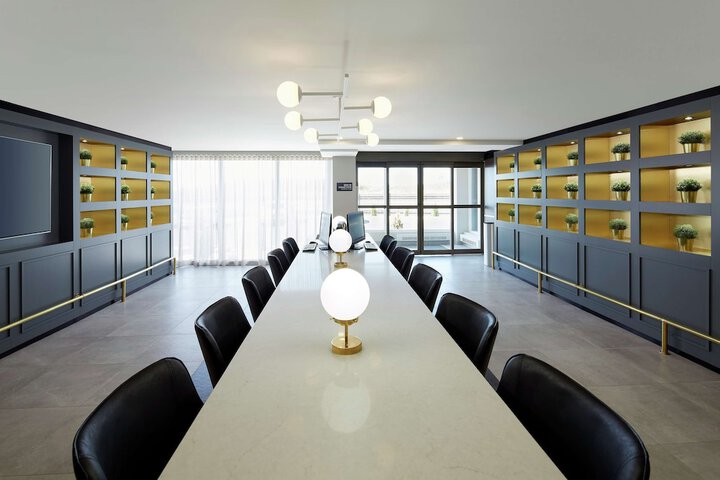 Business Center 38 of 38