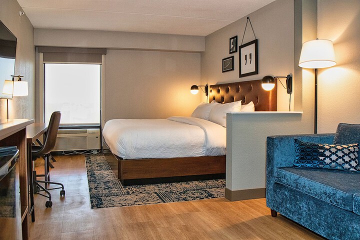 Room 17 of 32
