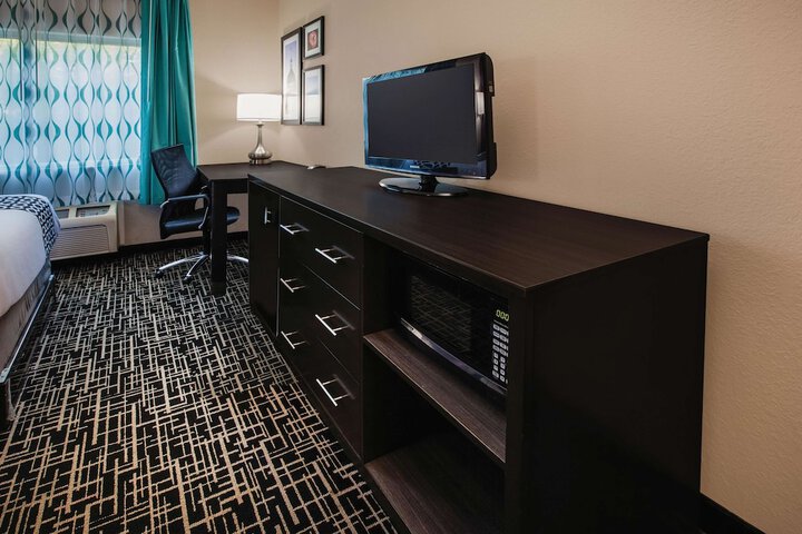 Room 11 of 31