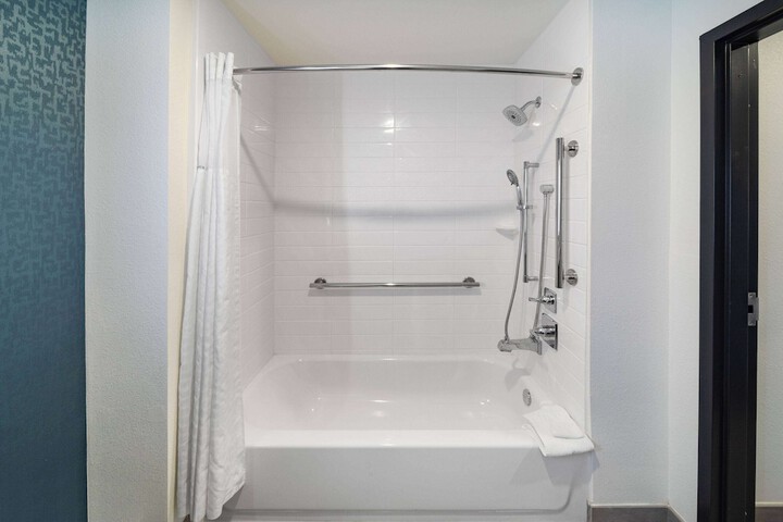 La Quinta Inn & Suites by Wyndham Texas City I 45