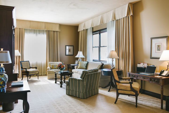 Room 52 of 103