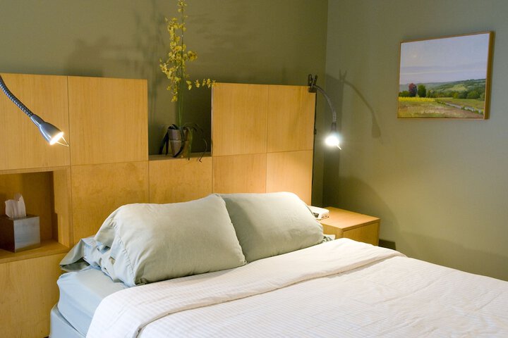Room 25 of 48
