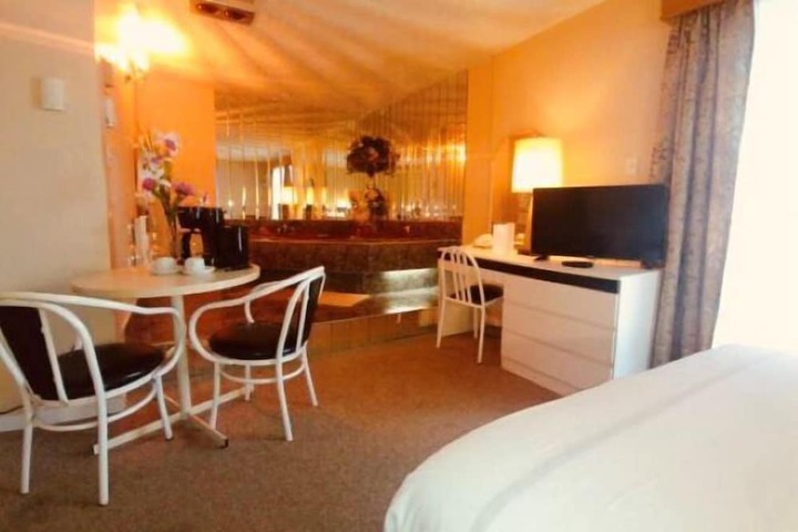 Room 29 of 38