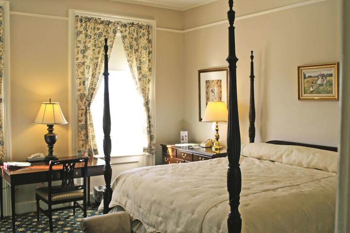 Room 42 of 66